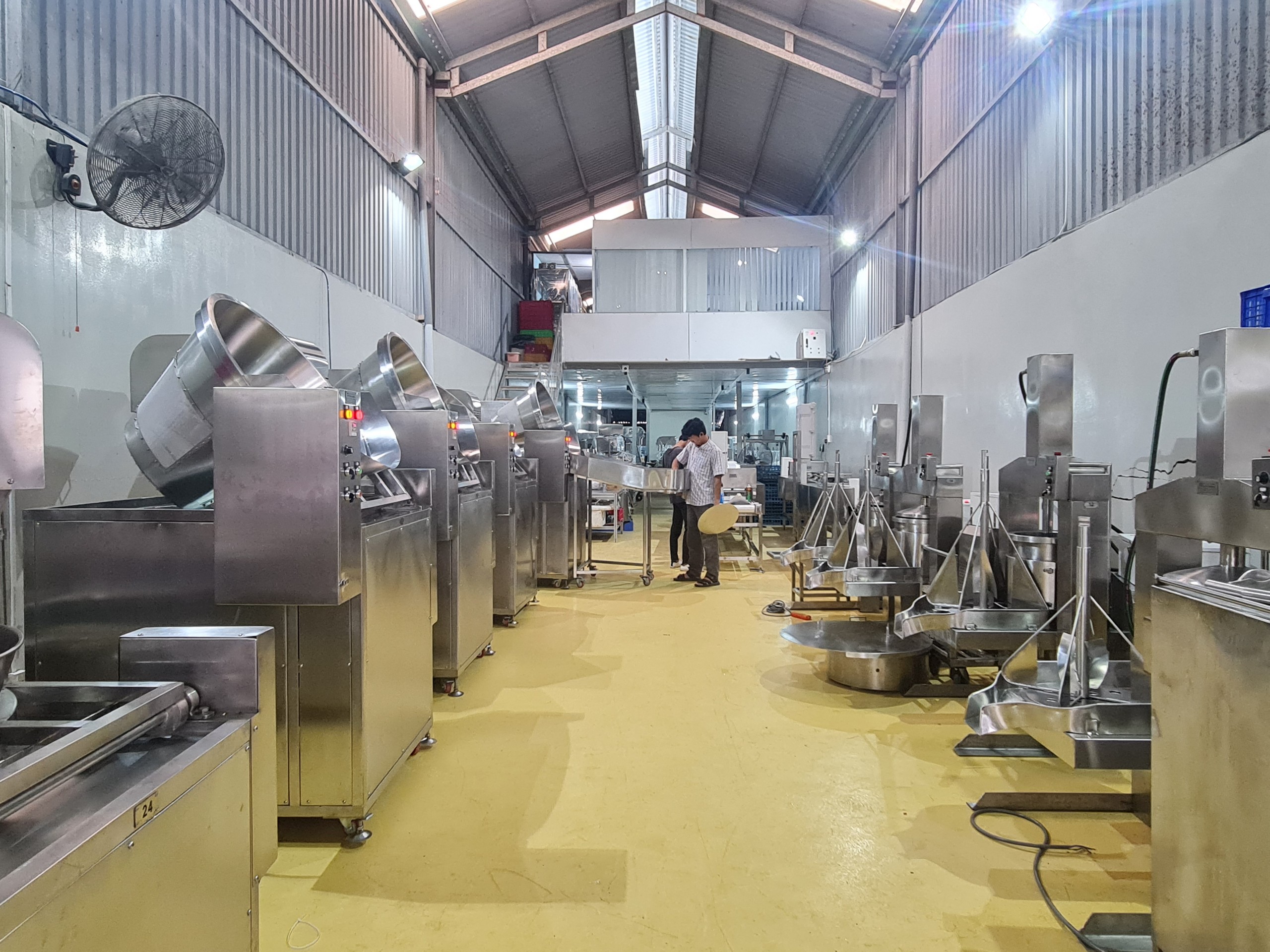 M&aacutey Pha Tr&agrave Sữa Được Sản Xuất Bởi Tech Garden