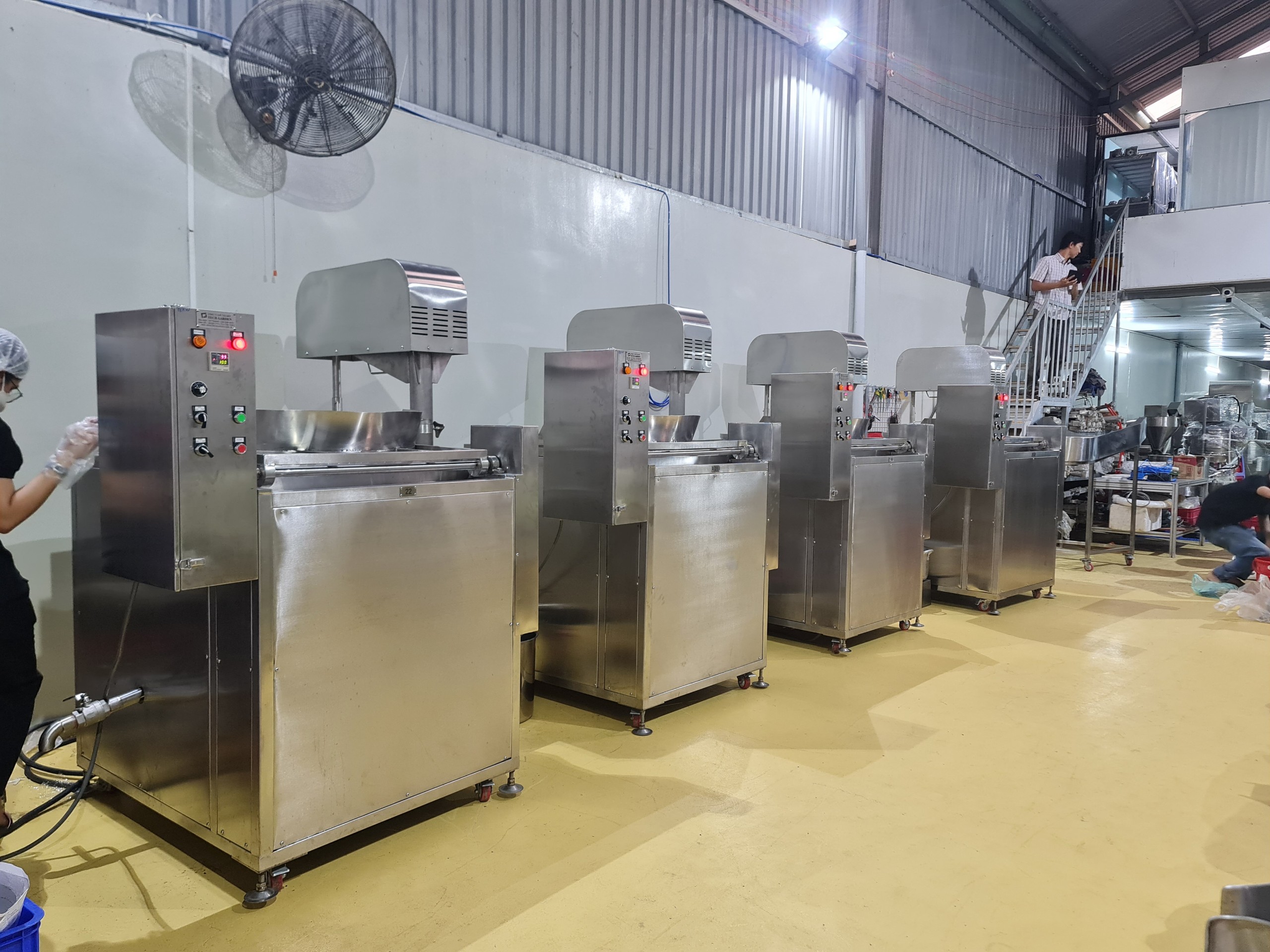 M&aacutey Pha Tr&agrave Sữa Được Sản Xuất Bởi Tech Garden