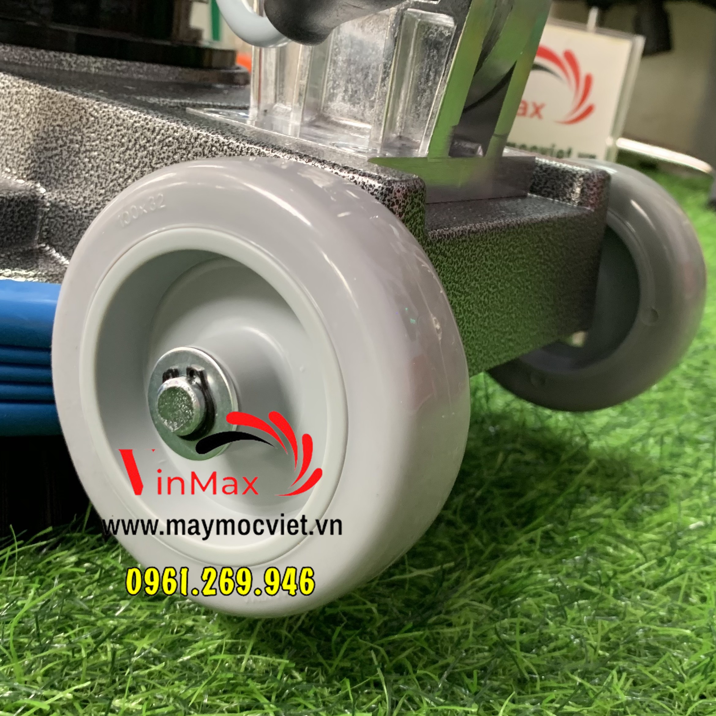 Máy chà sàn công nghiệp Kumisai KMS522 pad chà 17