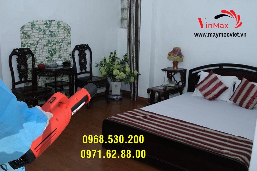 Tiến hành phun thuốc phòng ngừa bệnh sốt xuất huyết