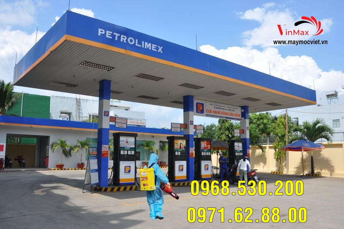 Tiến hành phun thuốc phòng ngừa bệnh sốt xuất huyết