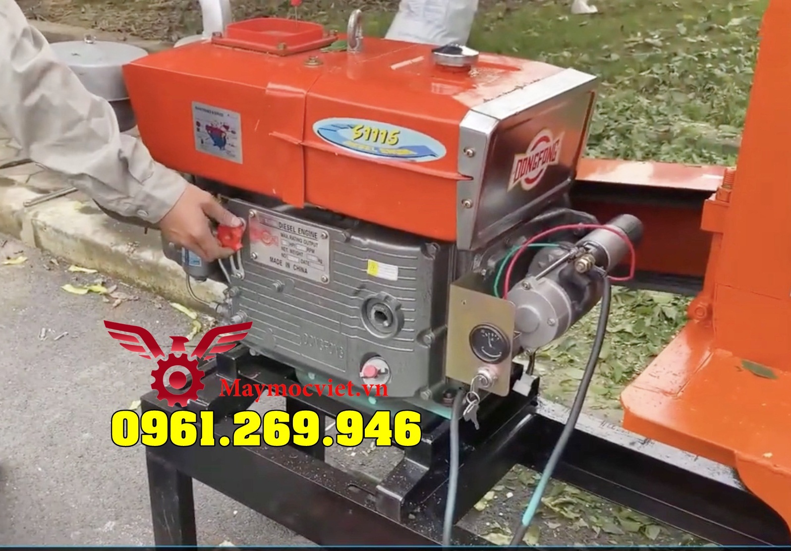 Máy băm cành cây di động đầu nổ 35HP đề điện acquy