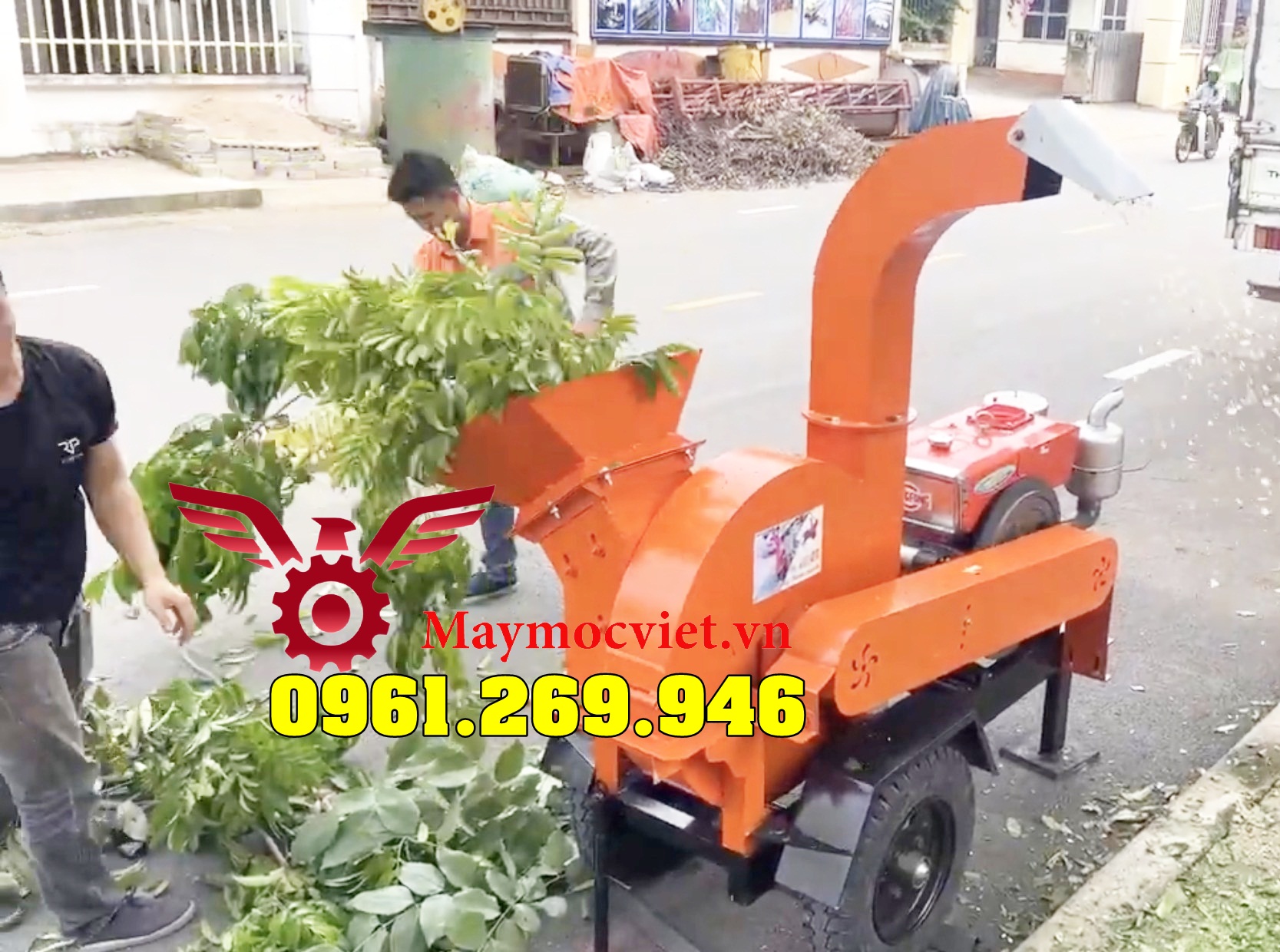 Máy băm cành cây di động đầu nổ 35HP đề điện acquy
