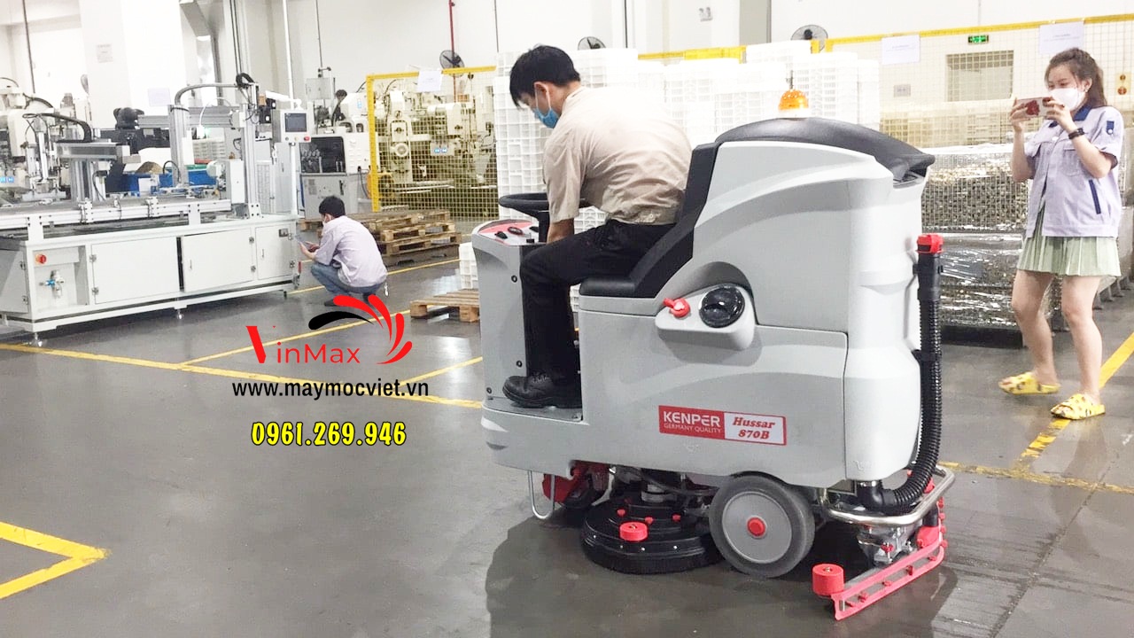 Máy chà sàn liên hợp ngồi lái Kenper Hussar 870B bình acquy