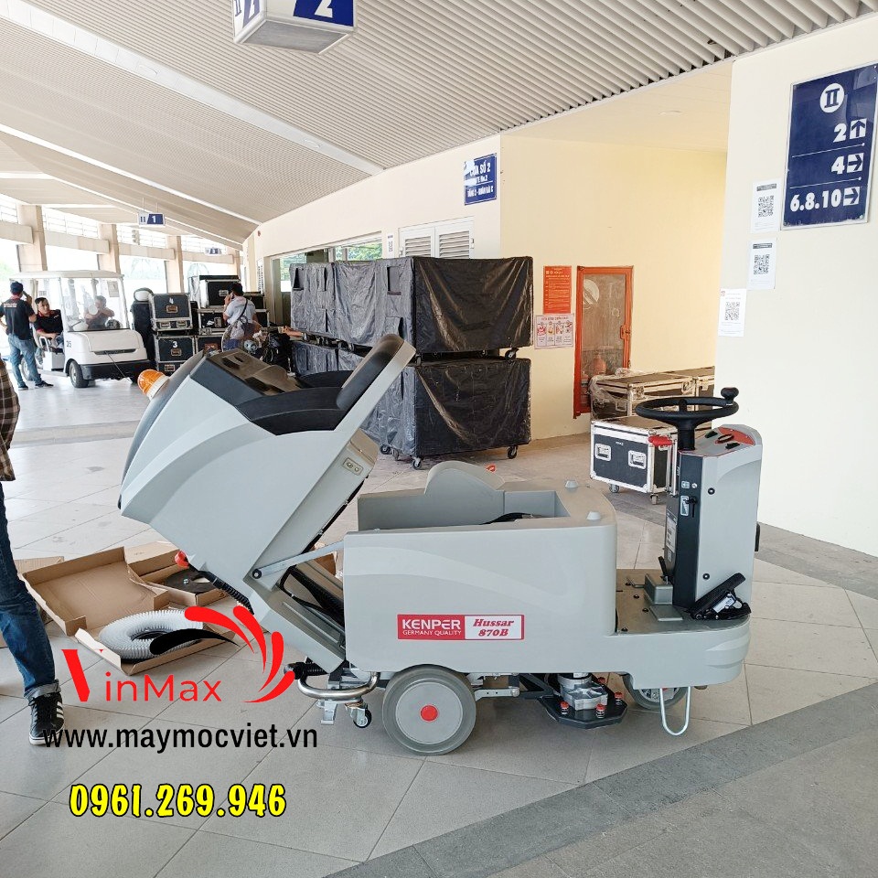 Máy chà sàn liên hợp ngồi lái Kenper Hussar 870B bình acquy