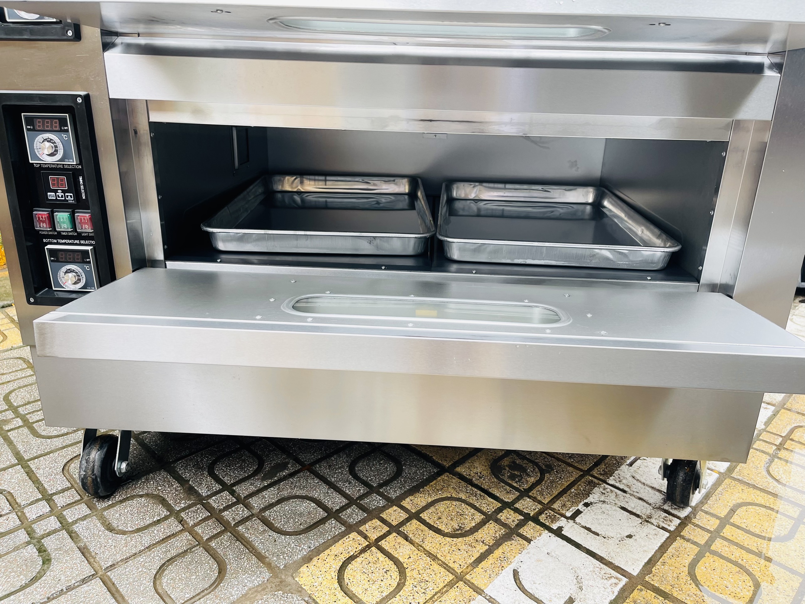 Lò nướng bánh mì bánh ngọt  dùng điện YXD-40C