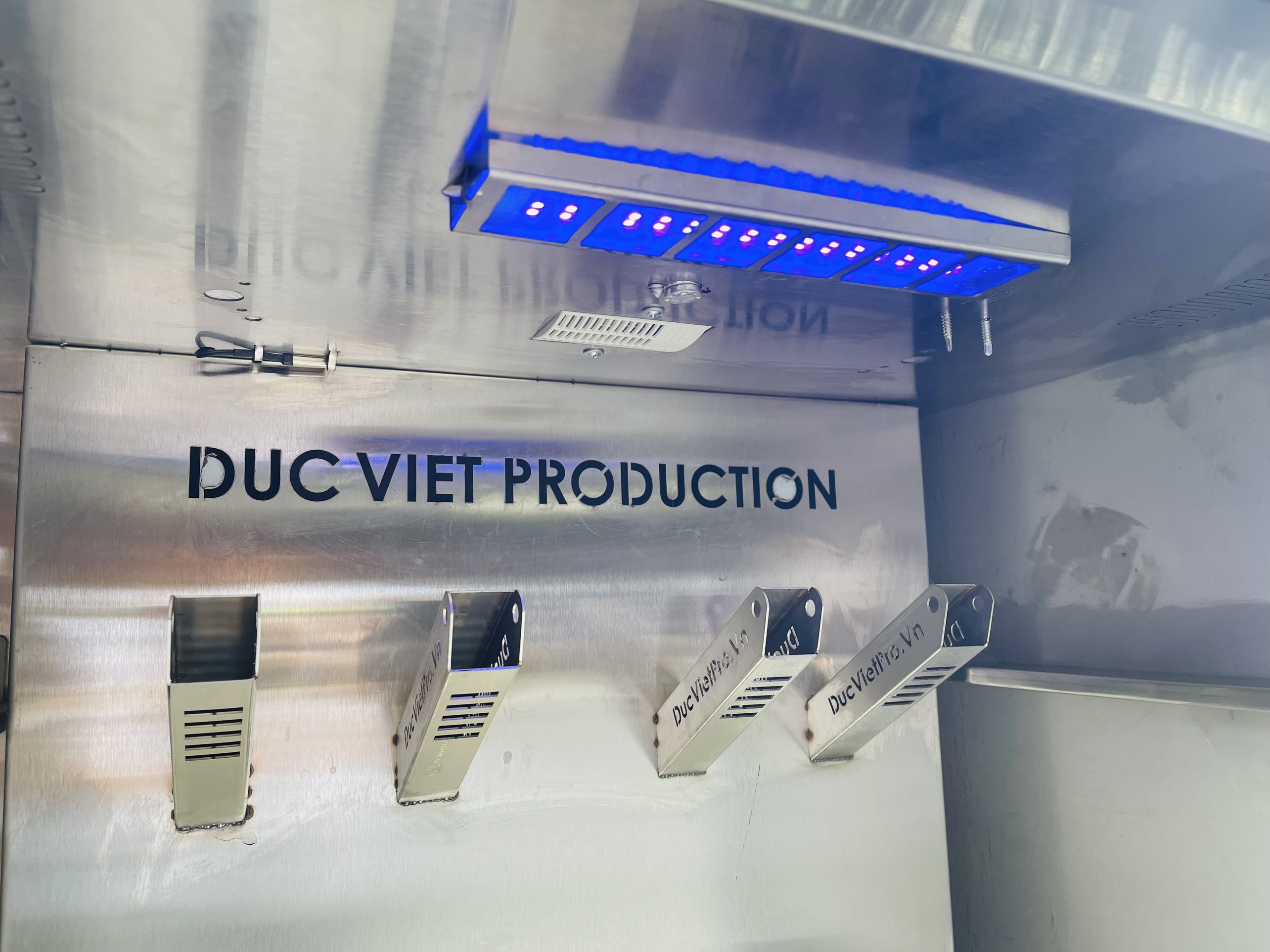 Máy sấy diệt khuẩn giày dép dạng thanh treo 8 đôi MSG8D-EX