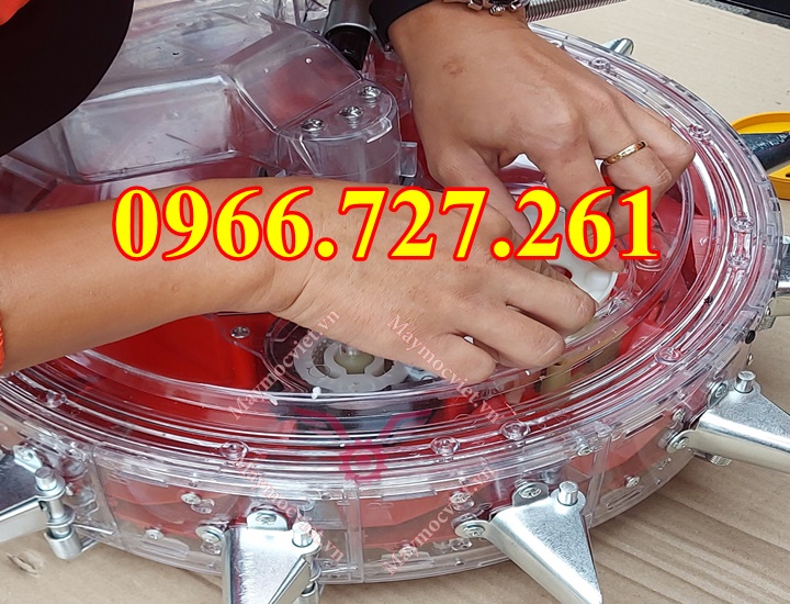 Máy gieo hạt ngô đậu lạc đẩy tay 989 12 răng