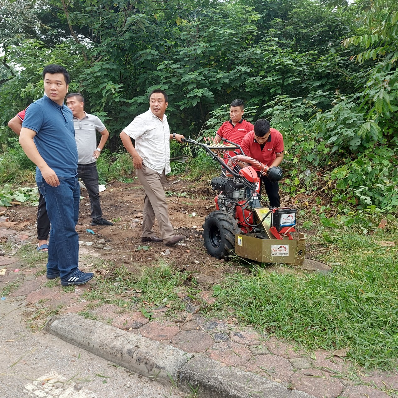 Máy phát cỏ mâm xoay tự lái Kawasaki BM91