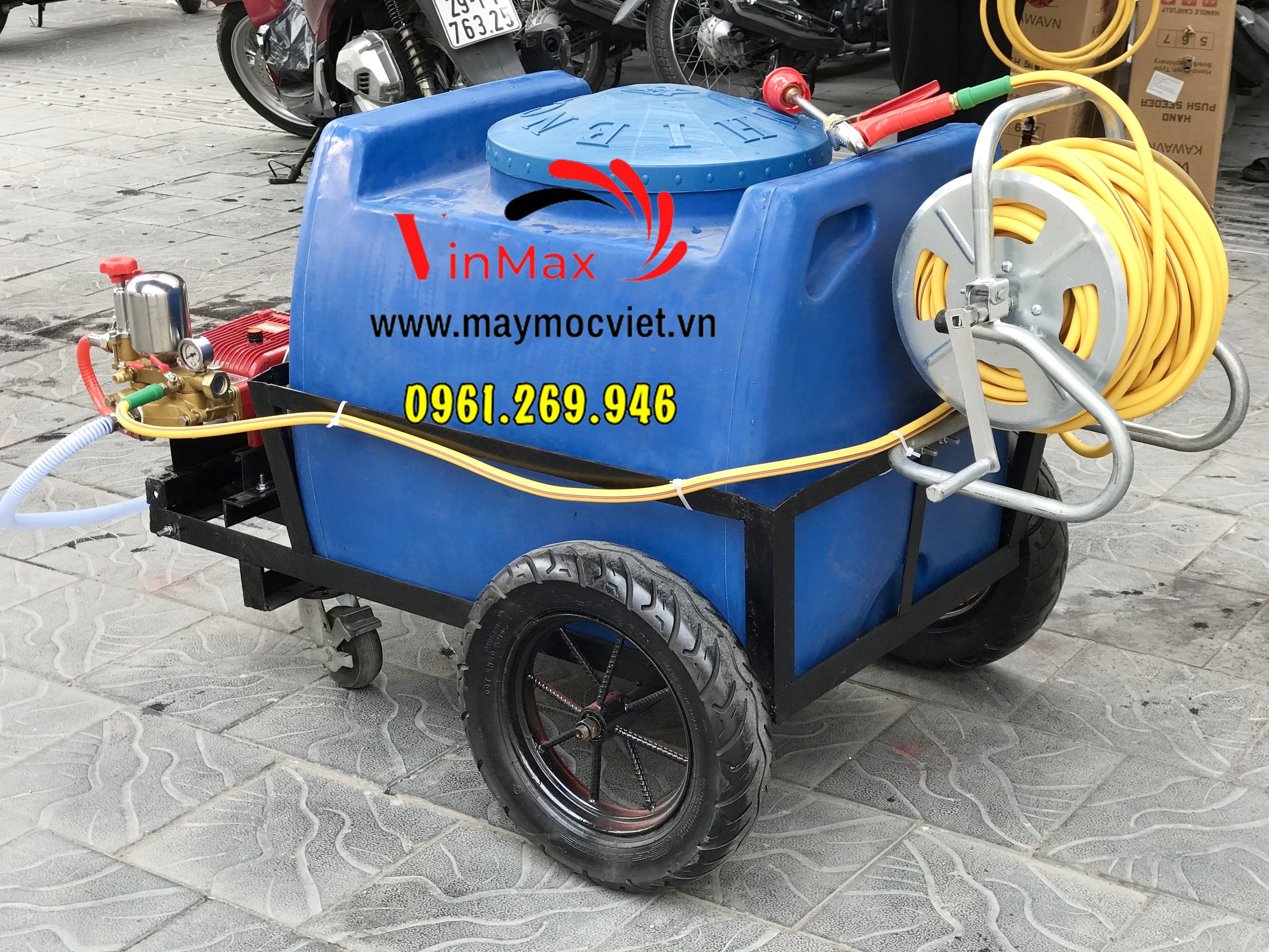 Máy phun thuốc Honda đẩy tay thùng chứa 200L di động