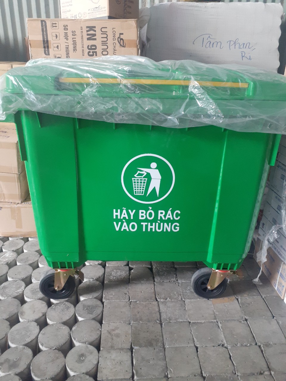 Thùng rác nhựa công cộng 660lit, LH 0969982453