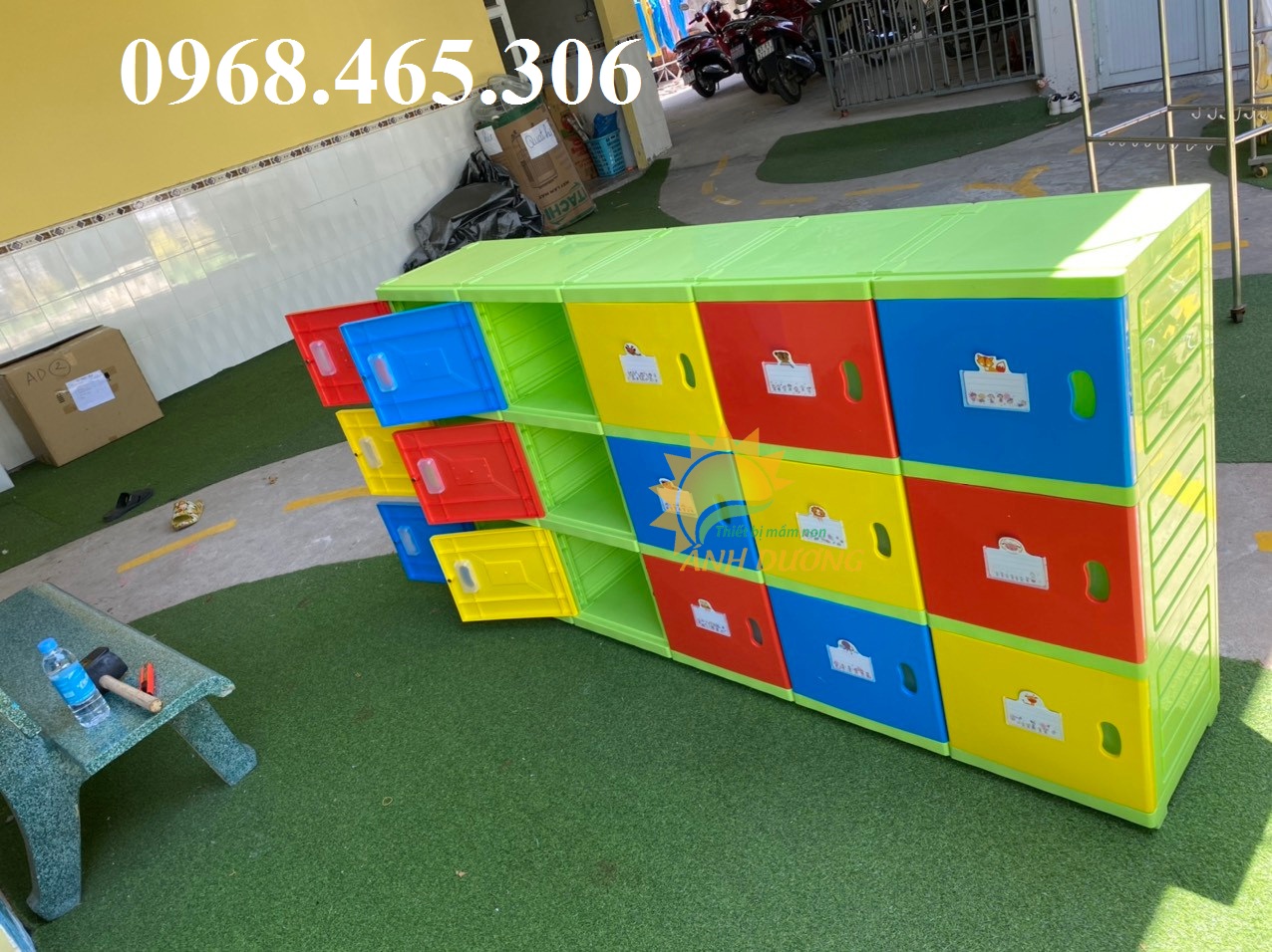Tủ đựng cặp trẻ em bằng nhựa dùng trong trường mầm non, nhà trẻ