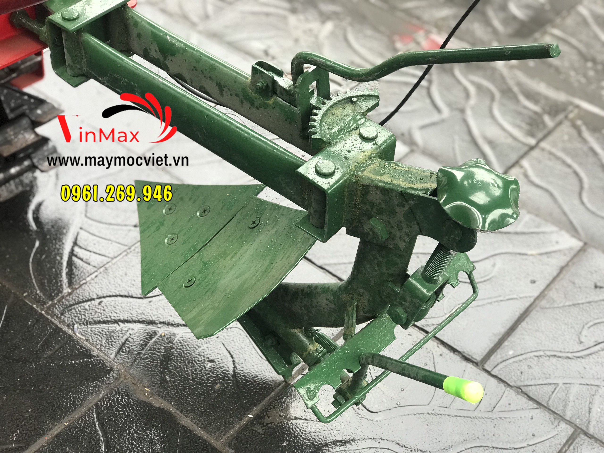 Máy đào rãnh đặt đường ống, máy vun luống ngô khoai Kawasaki TK70