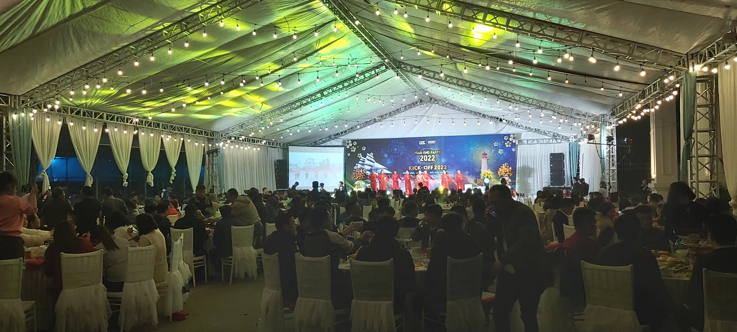 Cho thuê máy chiếu tại Hoàng Mai giá rẻ chất lượng