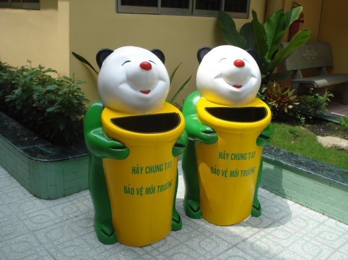 Thung rác hình thú thân thiện với trẻ nhỏ