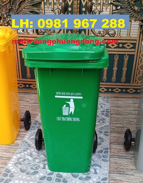 Thùng rác công cộng màu xanh 100 lít tại Hà Nội
