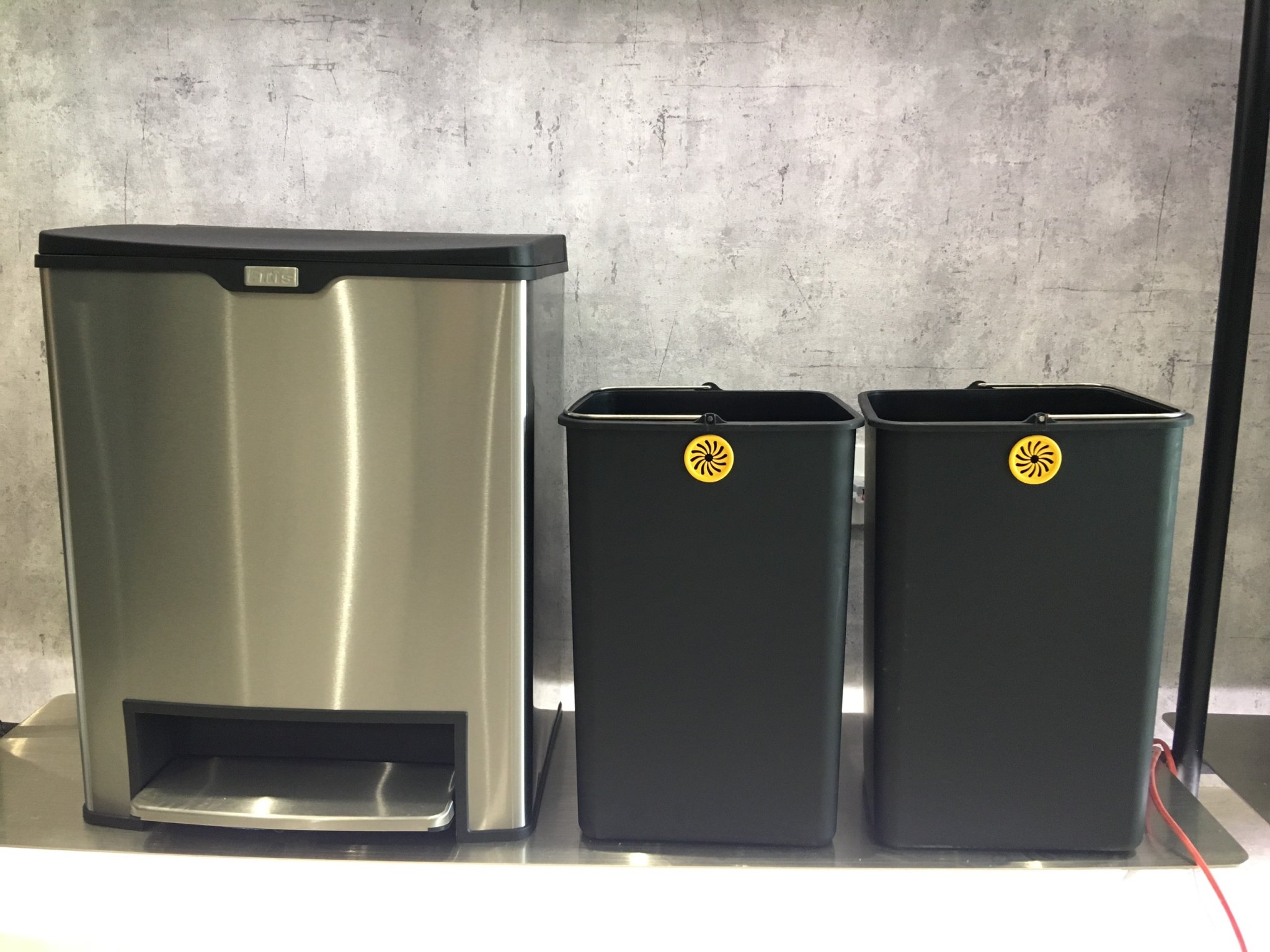 Thùng rác chân đạp đôi - Thùng rác Inox chân đạp - Giao hàng toàn quốc