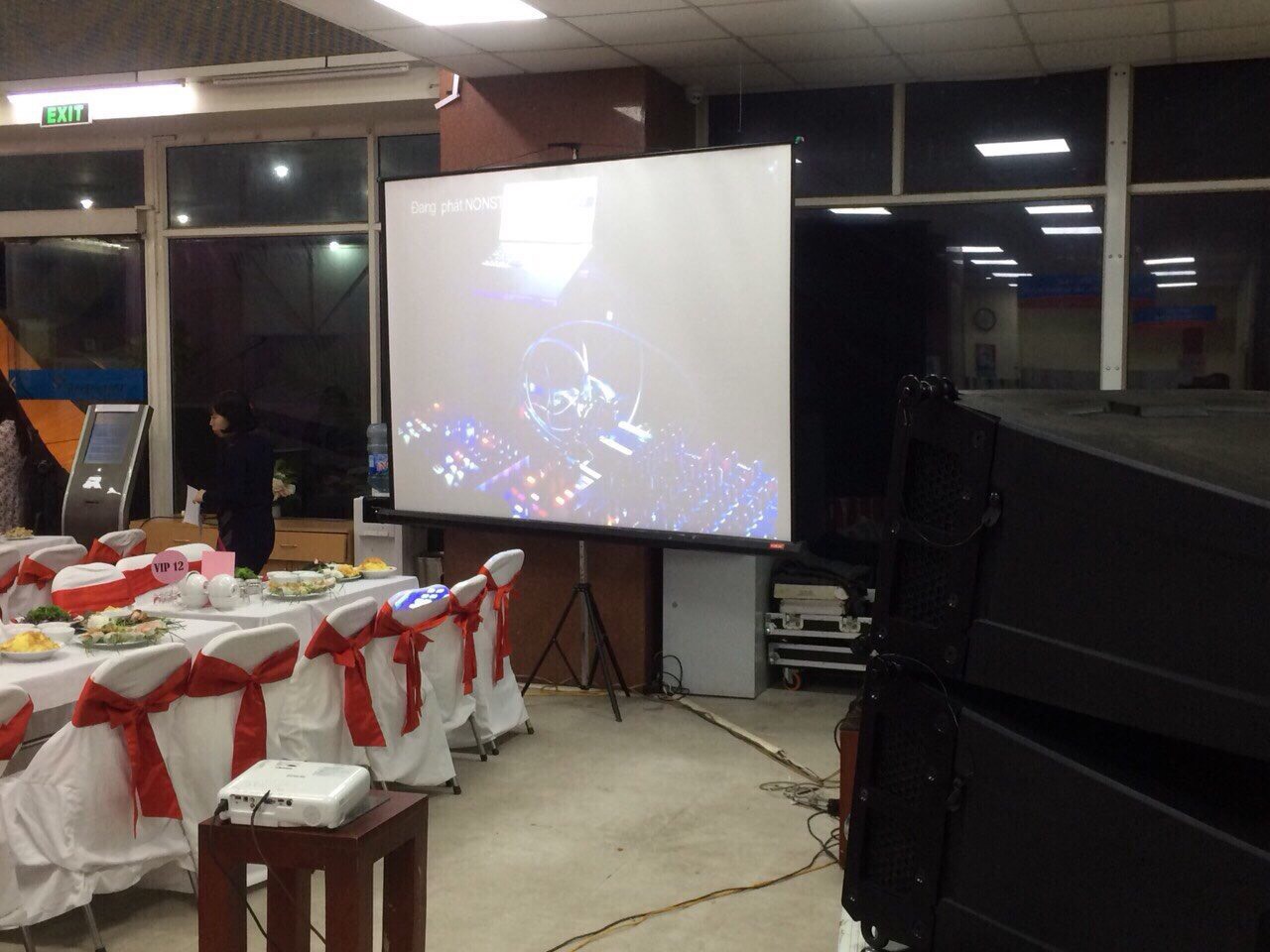 Cho thuê máy chiếu tại Hai Bà Trưng giá rẻ chất lượng