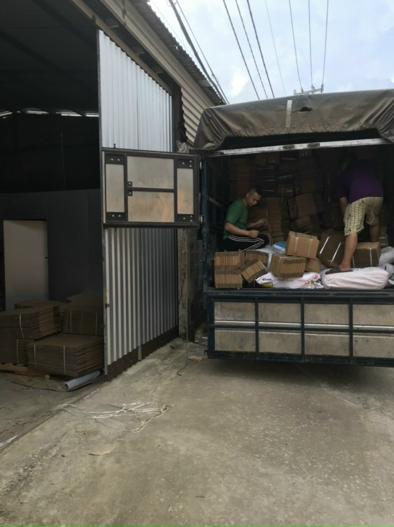 Hộp carton giá rẻ .. hàng tốt . giao hàng tan nơi lh 0971709003