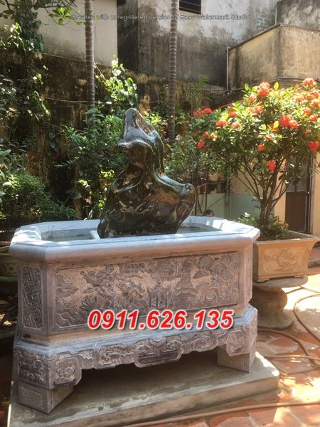 Chậu Bể Đá Trồng Cây Cảnh. Phụ Với Các Cây Cảnh Ngoài