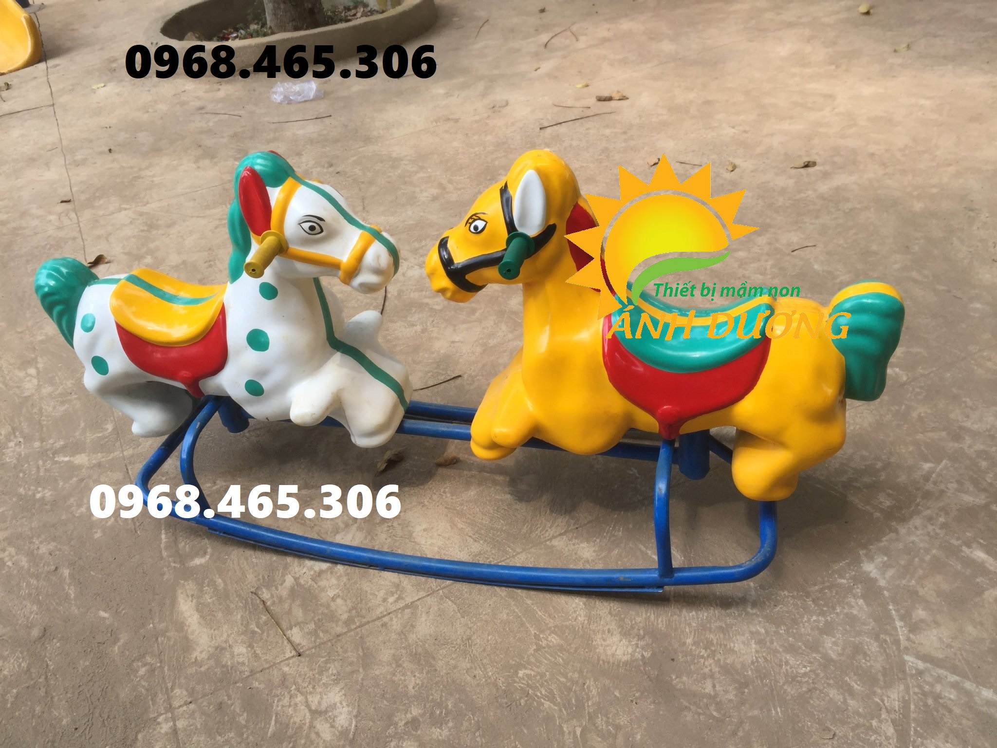 Bập bênh đôi hình gà, ngựa bằng nhựa composite
