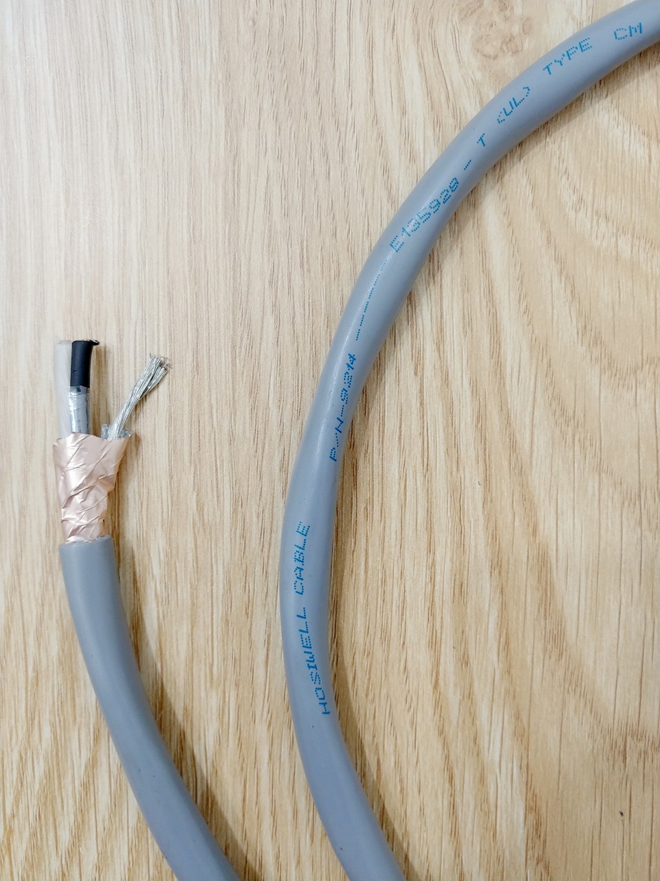 Cáp Hosiwell tín hiệu chống nhiễu 14AWG.