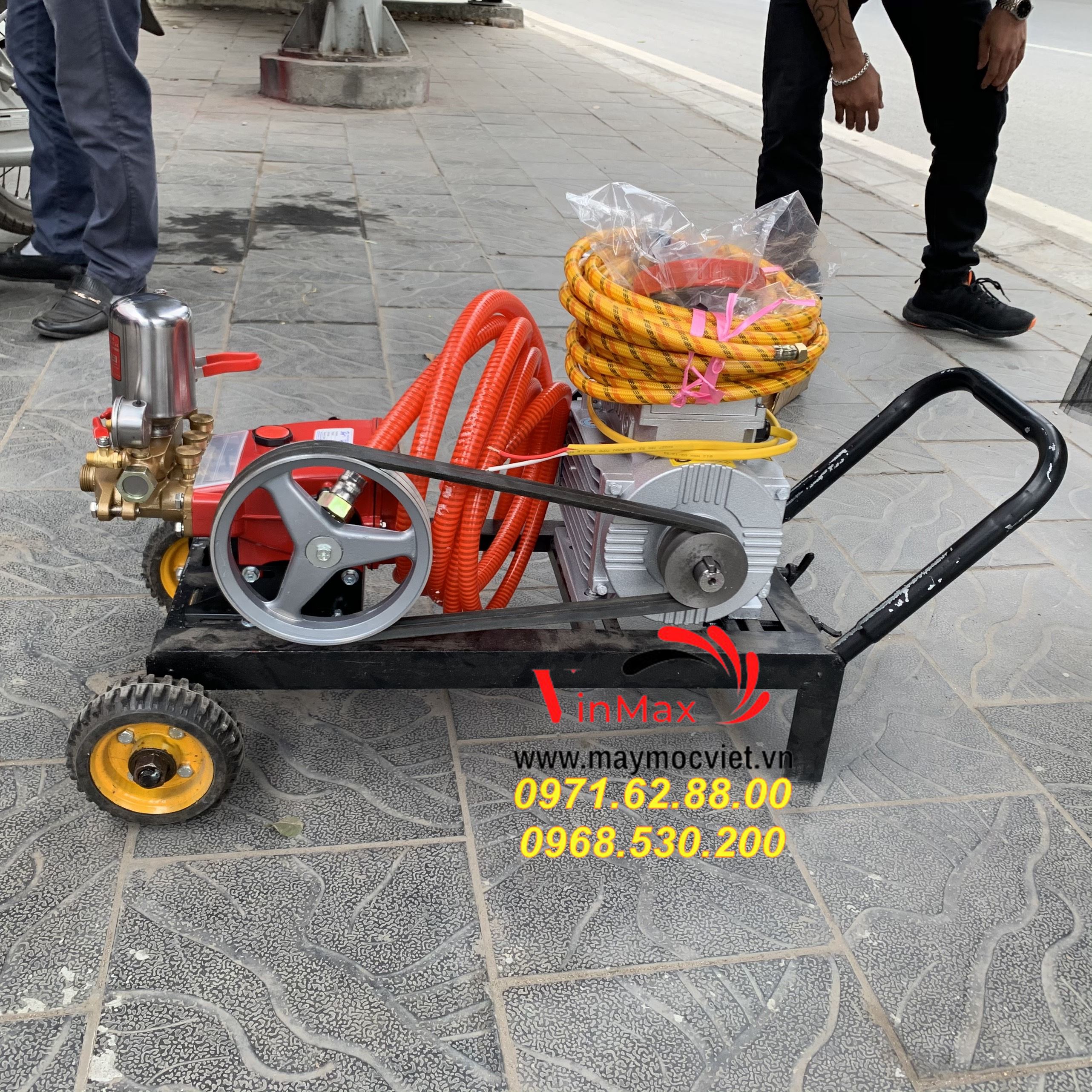 Máy phun thuốc dây đai 2hp xịt áp lực cao