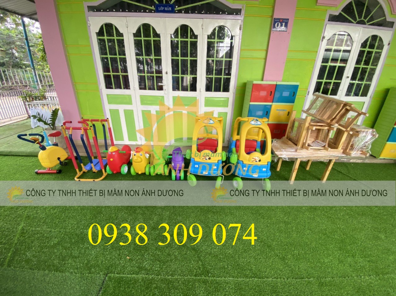 Xe ô tô chòi chân 4 bánh dành cho bé dùng trong siêu thị