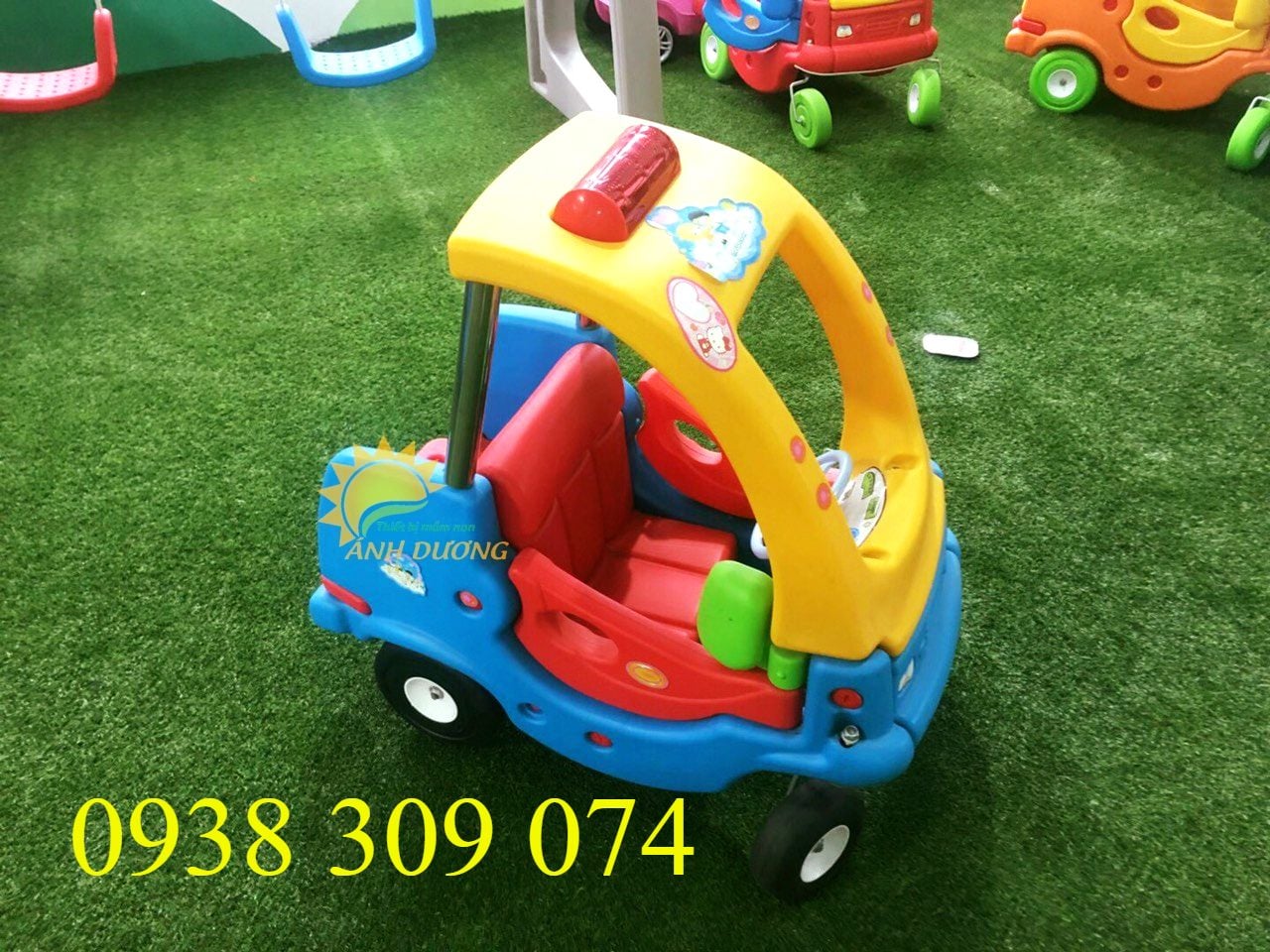 Xe ô tô chòi chân 4 bánh dành cho bé dùng trong siêu thị
