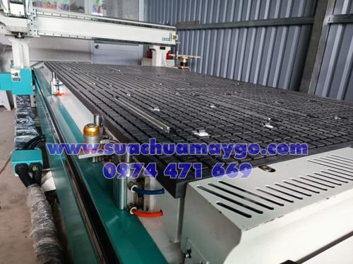 Bán máy phay router cnc 1 đầu thay dao tự động mới nhất tại q12