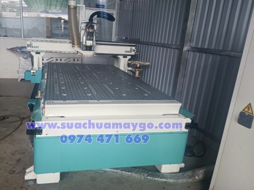 Bán máy phay router cnc 1 đầu thay dao tự động mới nhất tại q12