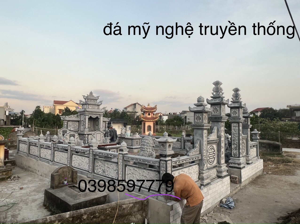 Những khu lăng mộ đá lắp đặt tại Ninh Bình
