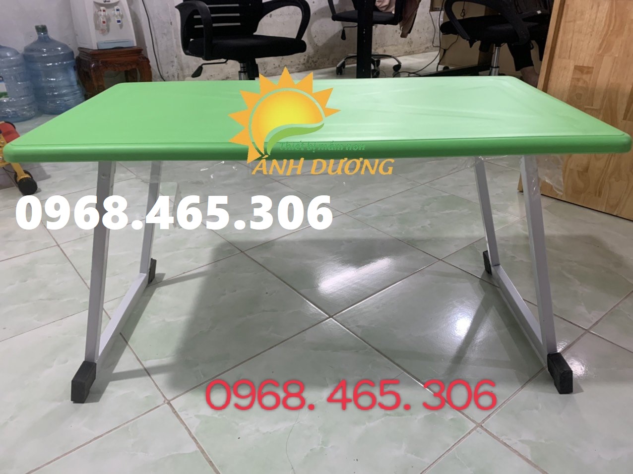 Bàn ghế nhựa đúc mầm non dành cho trẻ em
