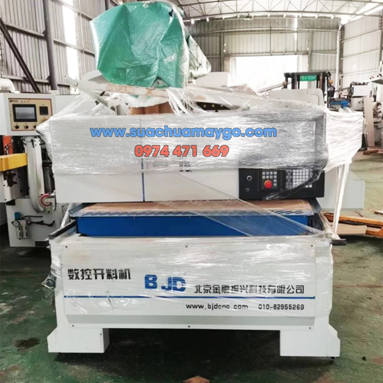 Chuyên cung cấp máy cnc khoan cắt ván thay dao tự động chất lượng gq12