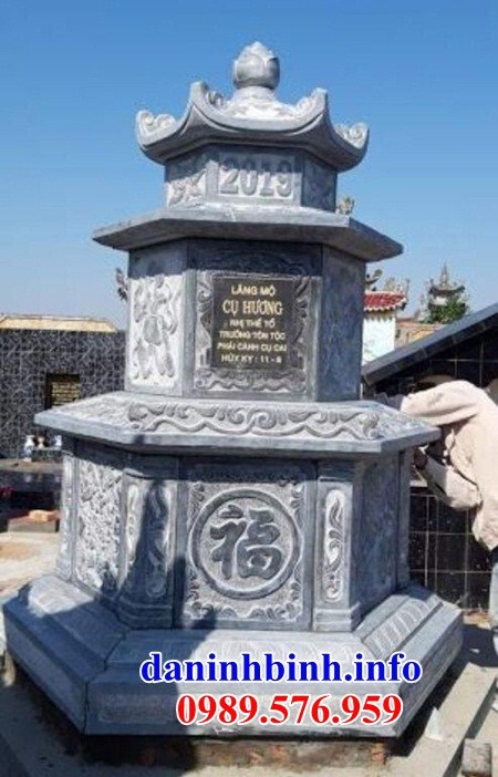 Mẫu mộ tháp phật giáo bằng đá tại tiền Giang