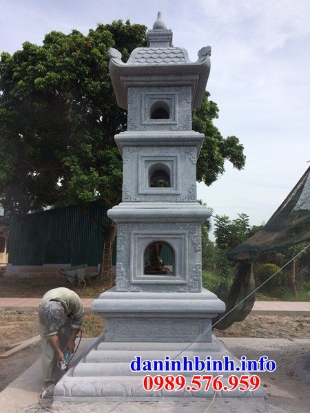 Mẫu mộ tháp phật giáo bằng đá tại tiền Giang