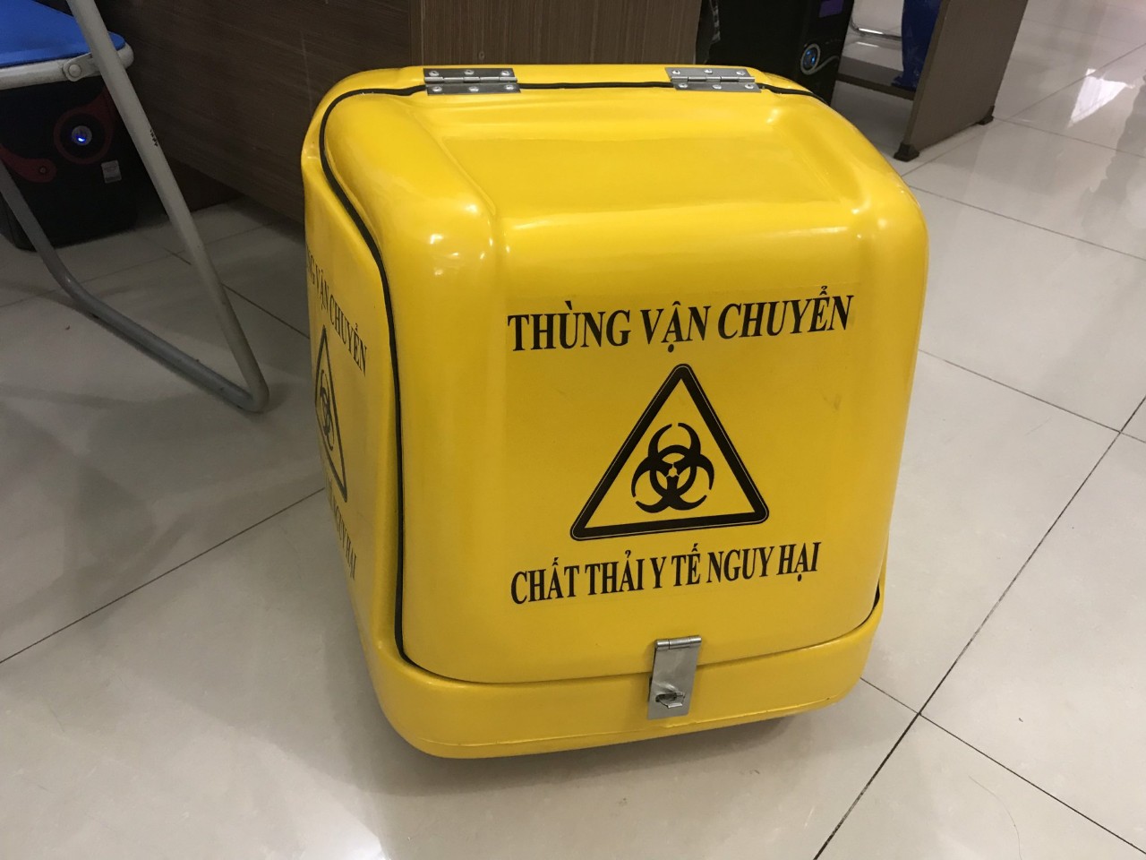 Thùng chở hàng composite - Thùng chở hàng gắn sau xe shipper