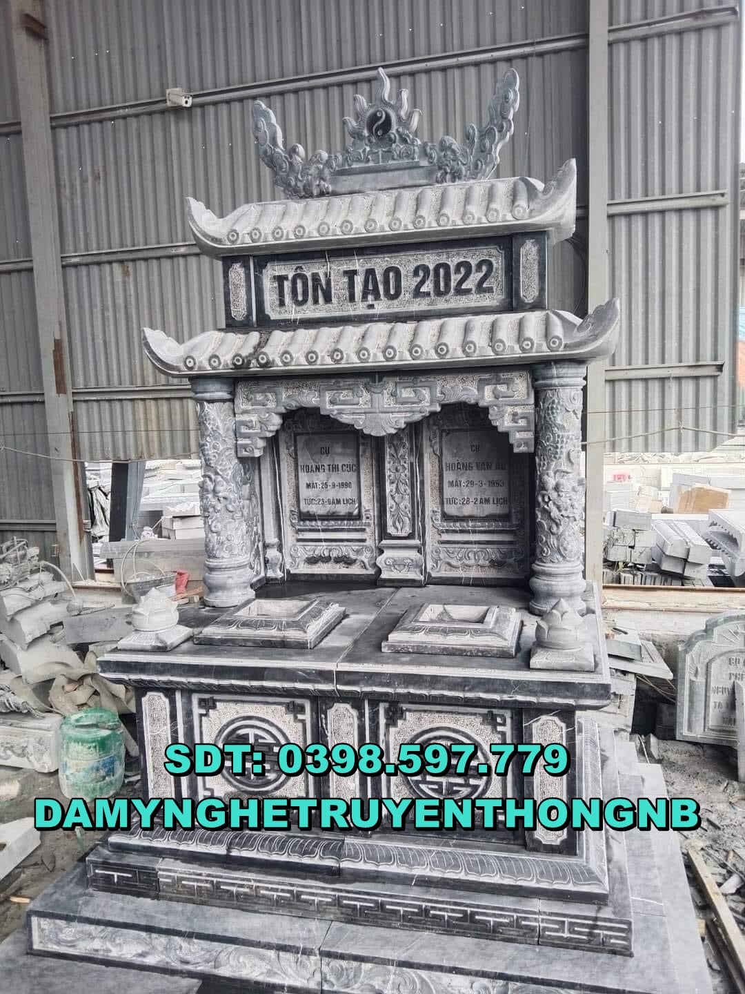 Mộ đá xanh đen nguyên khối lắp đặt tại Ninh Bình