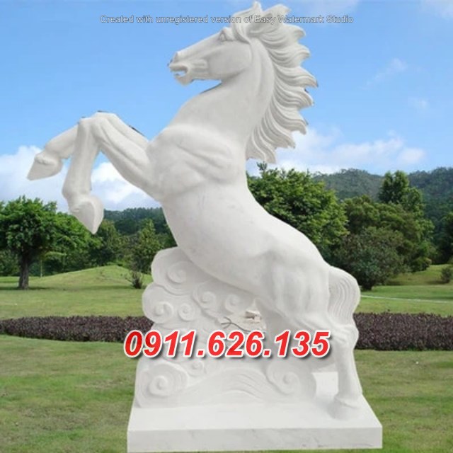 Mẫu Ngựa Đá Đẹp Đúc Nguyên Khối