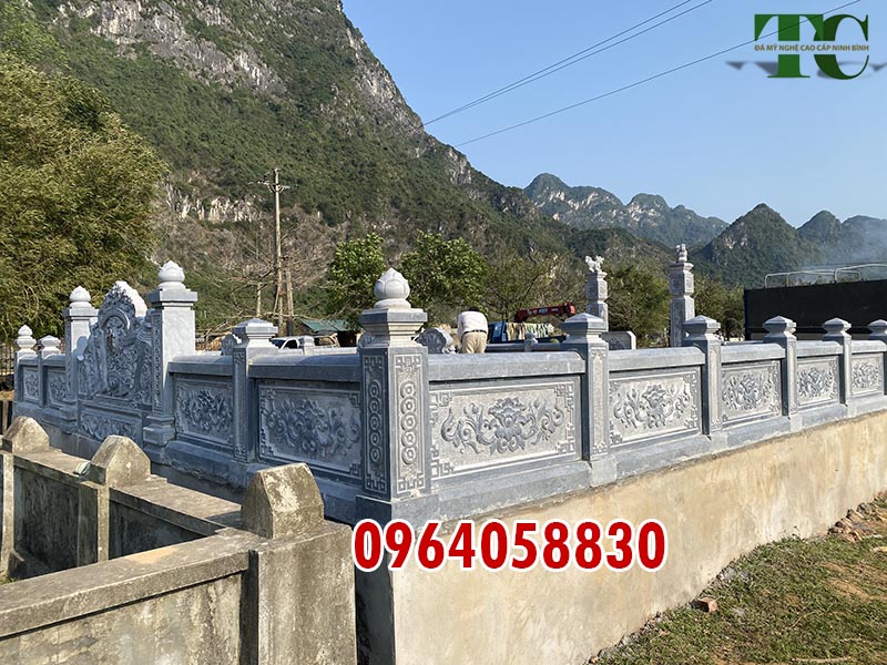 Hình ảnh khuôn viên lăng mộ đá xanh đen lắp ở Đà Nẵng