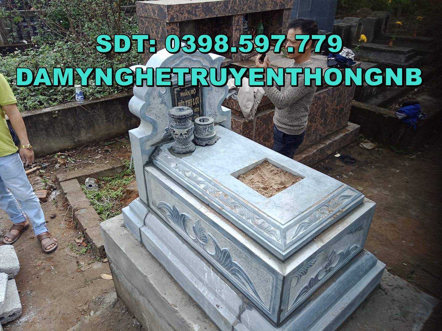 tốp mộ đá xanh đen đẹp nguyên khối lắp đặt tại quảng bình