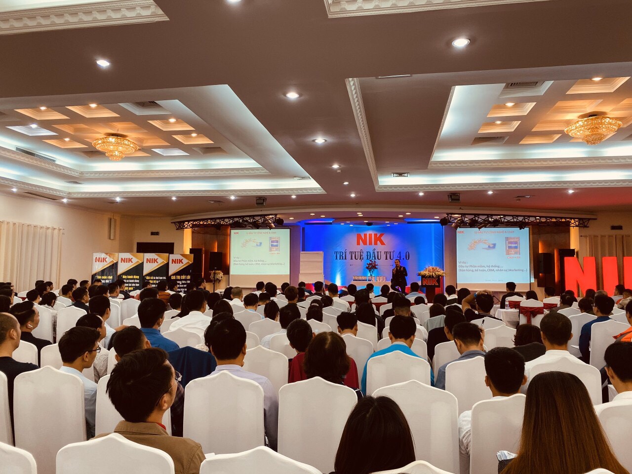 Cho thuê máy chiếu loa mic hội thảo tại Hà Nội