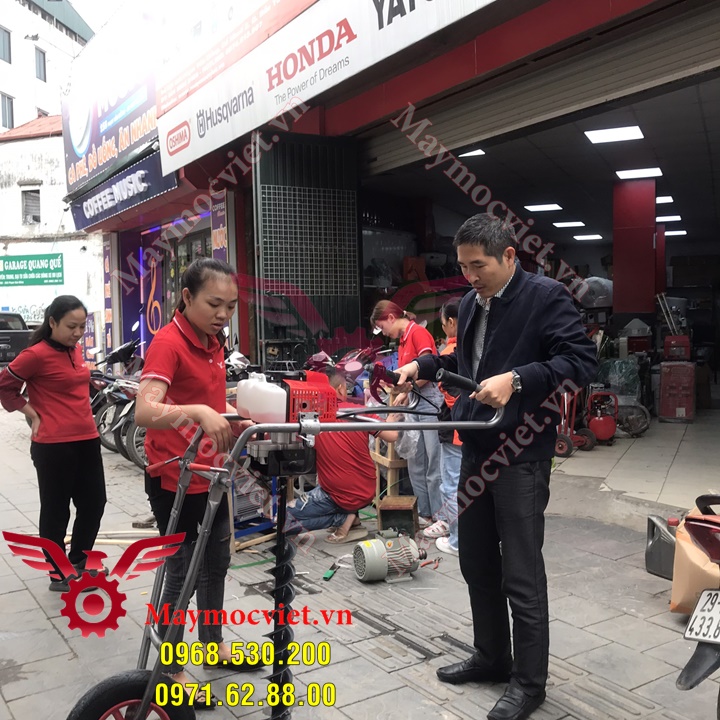 Máy khoan đất giá rẻ tại Hà Nội ( kèm mũi khoan 150)