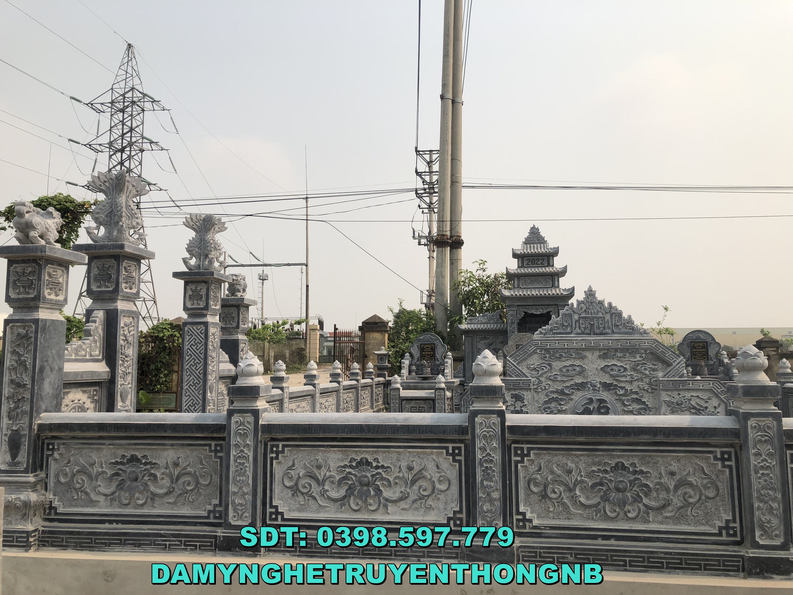 100 hành anh khu lăng mộ đá nguyên khối tại đà nẵng