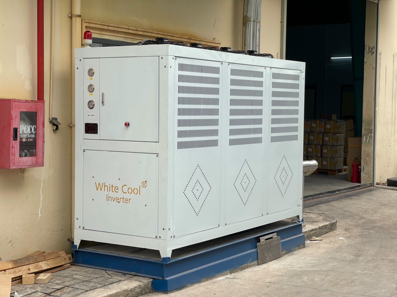 Hệ thống chiller inverter 30hp - Máy làm mát nước công nghiệp