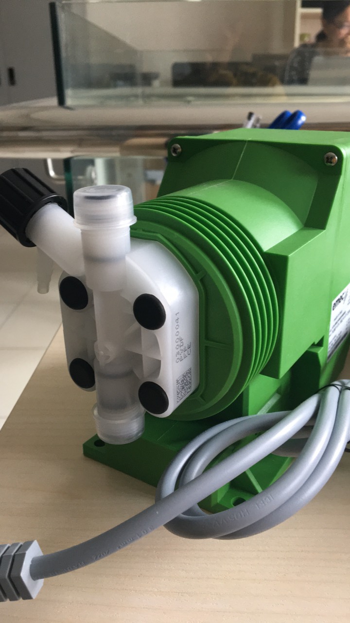 MÁY BƠM ĐỊNH LƯỢNG SOLENOID HIỆU HTA 0-14L/H_HÃNG EMEC Ý_ giá rẻ TPHCM