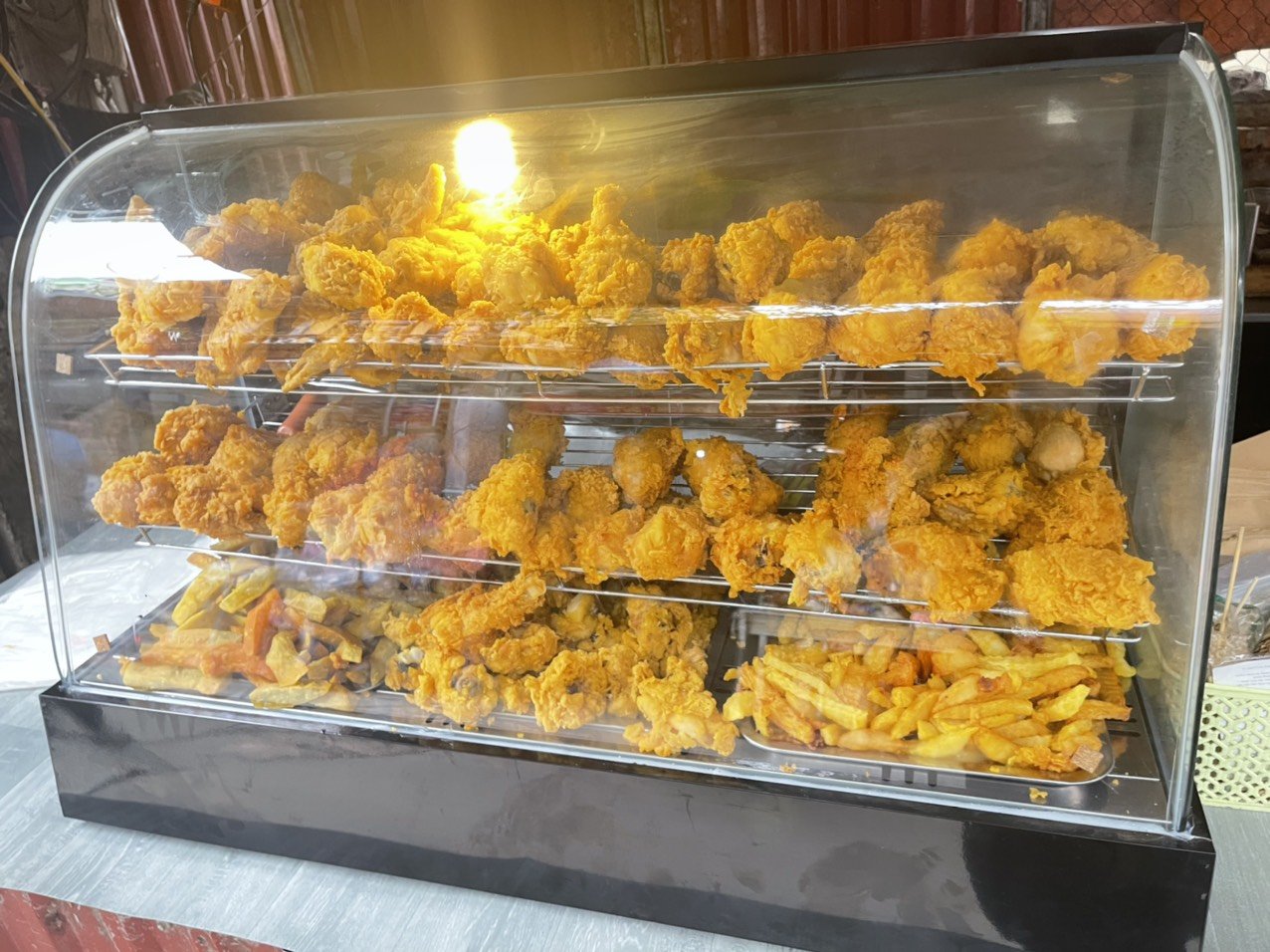 Tủ giữ nóng kính cong 3 khay- tủ giữ nóng đồ ăn nhanh