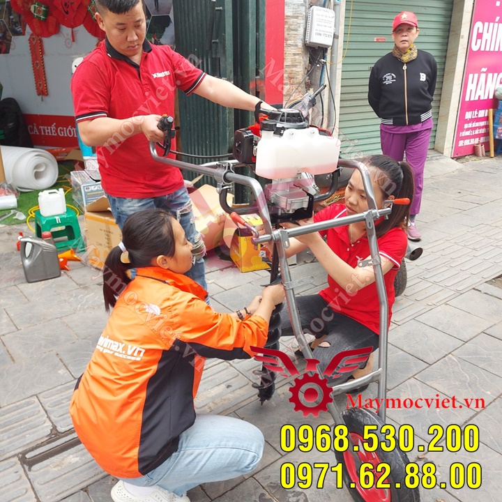 Máy khoan đất có bánh xe đẩy giá rẻ kèm mũi khoan 150 cực hot