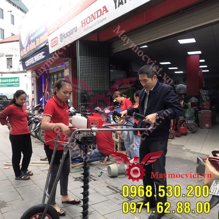 Máy khoan đất có bánh xe đẩy giá rẻ kèm mũi khoan 150 cực hot