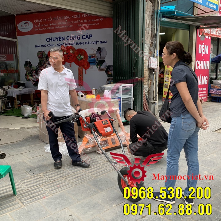 Máy khoan đất có bánh xe đẩy giá rẻ kèm mũi khoan 150 cực hot